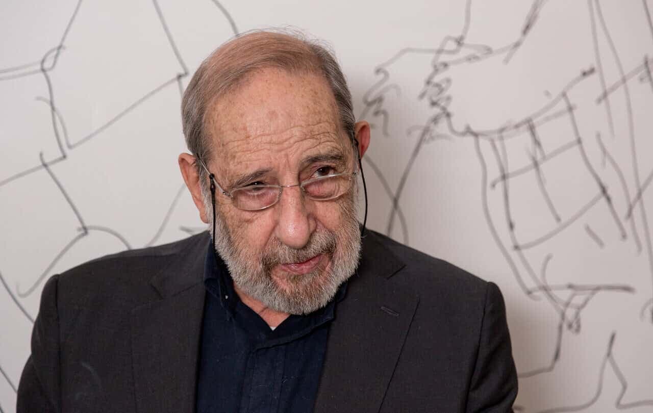 Having a Cigarette with Álvaro Siza