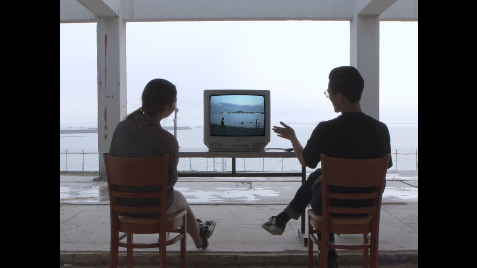 Frame in Frame (해변의 발견)